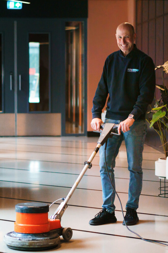 Grondig schoonmaakwerk tijdens een eenmalige reiniging